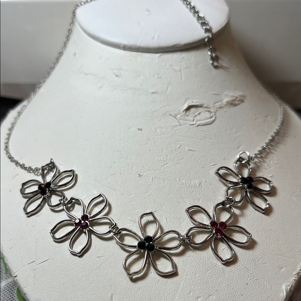 Elegant Silver Floral Necklace with Black and Pink Accents